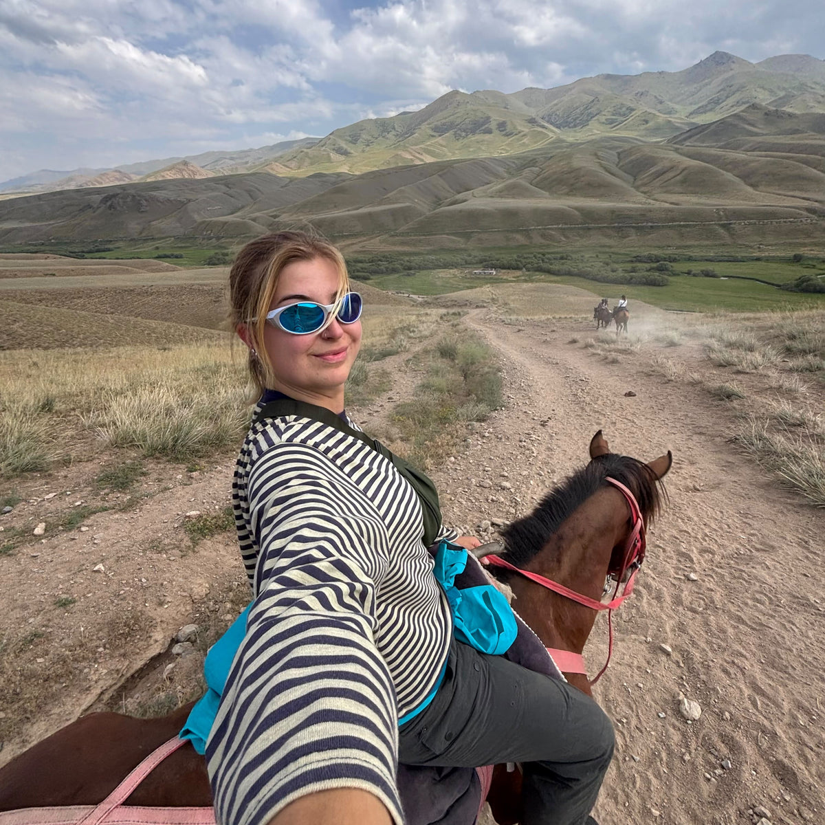 Re.wind: Silver / Blue Lifestyle Running Sunglasses