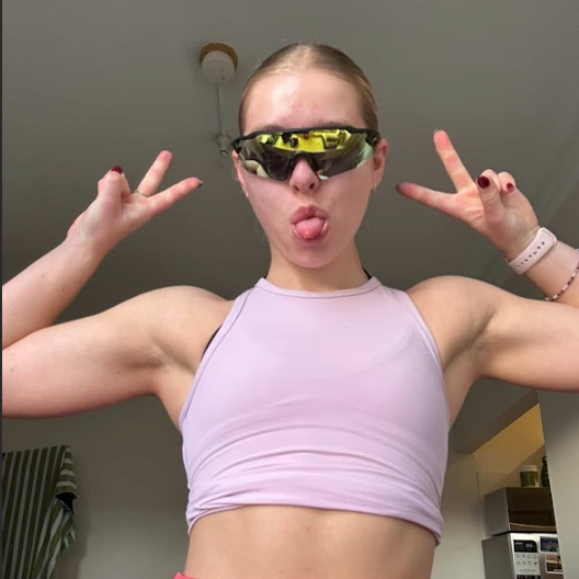 Runner wearing Re. sunglasses