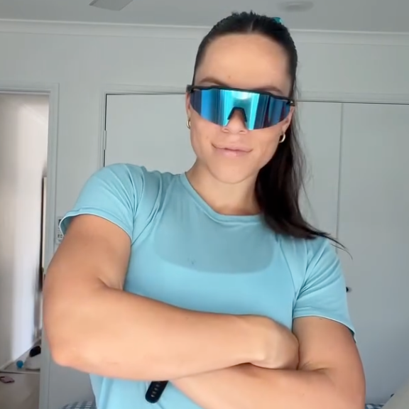Runner wearing Re. sunglasses