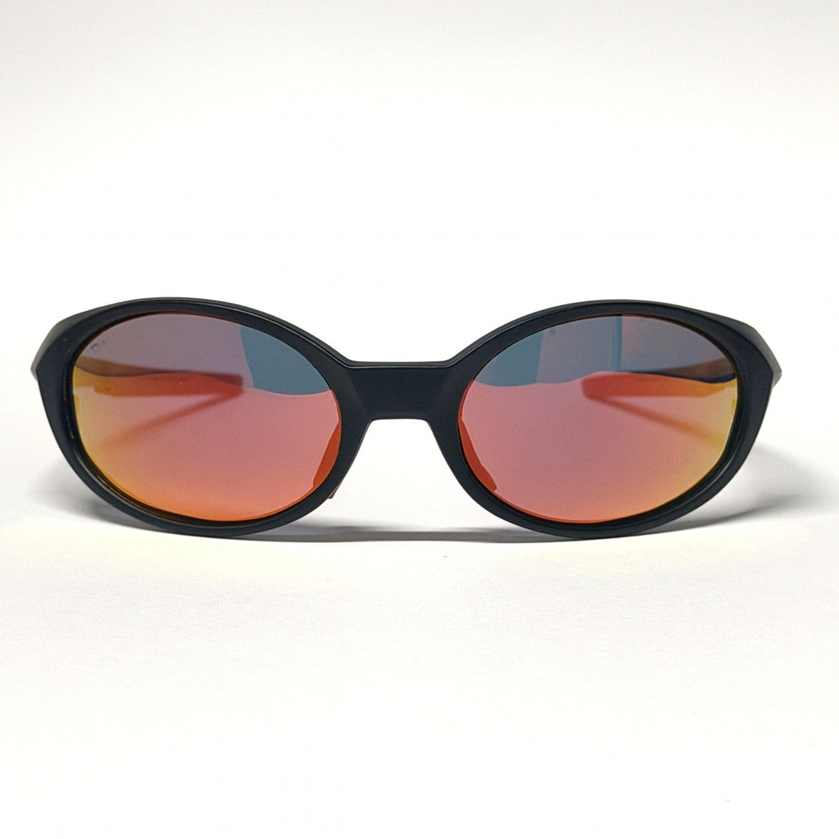 Re.wind Black / Red front