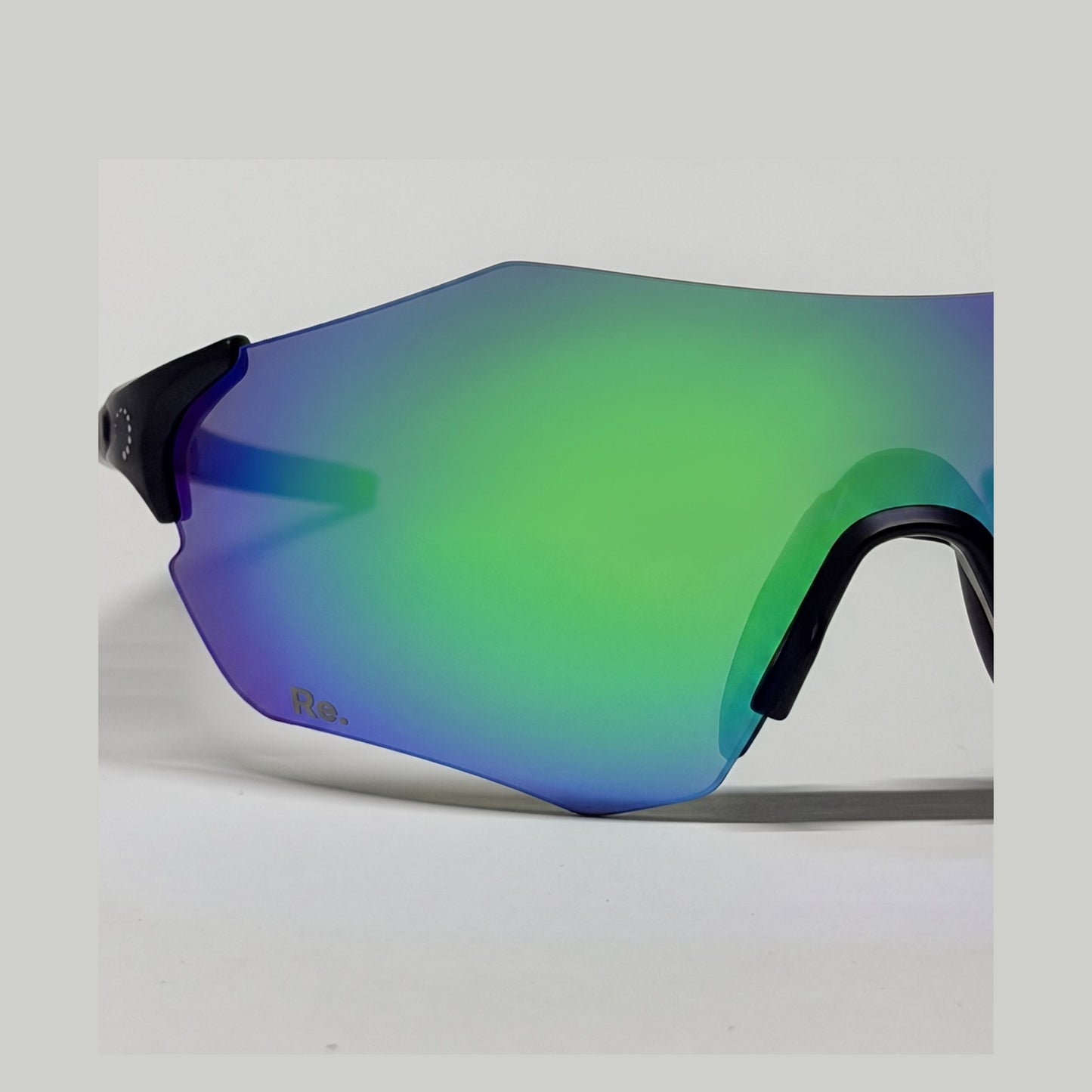 Re.flex: Protector Green Running Sunglasses