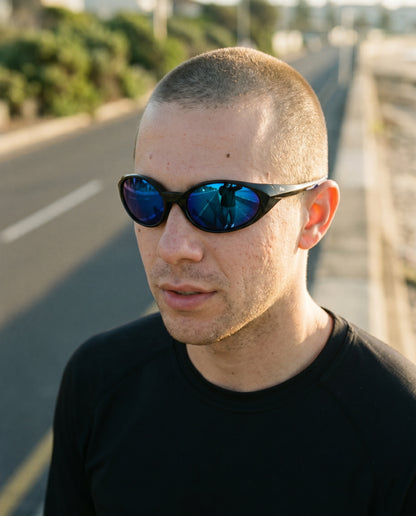 Re.wind Black / Blue lifestyle worn