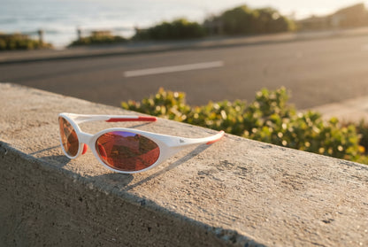 Re.wind White / Red lifestyle environmental