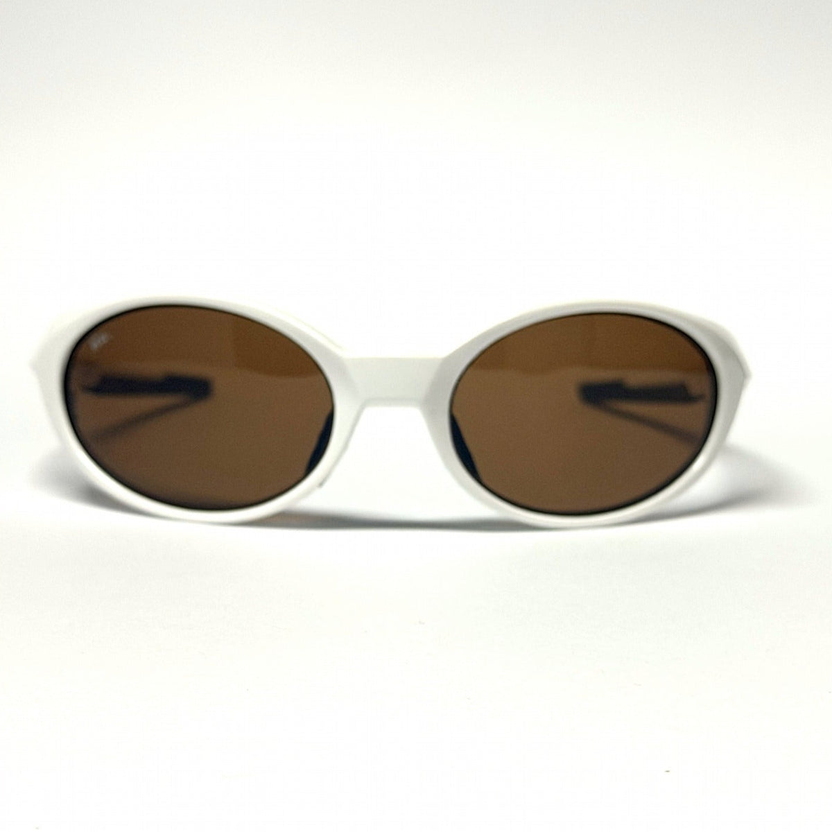 Re.wind White / Brown front