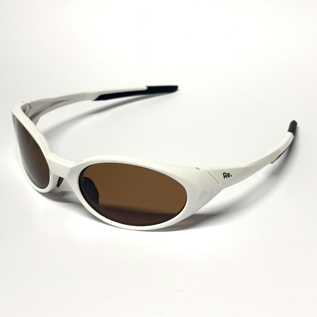 Re.wind White / Brown threeq