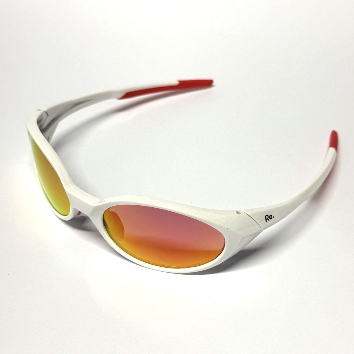 Re.wind White / Red threeq